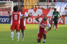 Lawan Sriwijaya FC,...