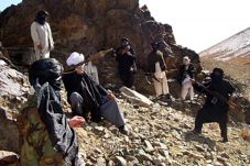Taliban Serang Distrik...