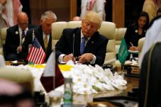 Trump Serukan Pemimpin...
