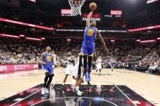 Warriors Pertajam Keunggulan...