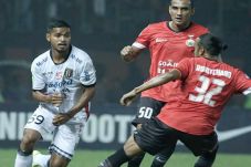 Bali United Perpanjang...