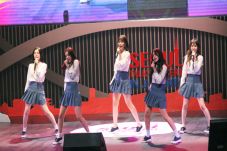 Red Velvet and Eru Hysteria...