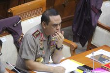 Polri Rombak Struktur...