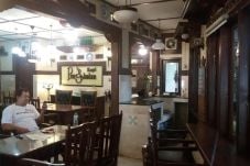 Hangatnya Suasana Kedai...