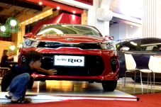 Kia All New Rio Meluncur...