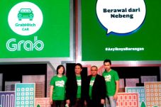 Nebeng Pakai GrabCar...