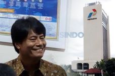 Elia Massa Manik Buka...