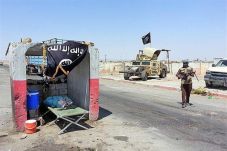 ISIS Eksekusi 13 Warga...