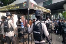 Lakukan Olah TKP Ledakan...
