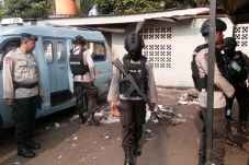 Polisi Identifikasi...