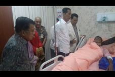 Jenguk Korban Bom, Jokowi:...