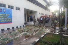Depok Musnahkan Miras...