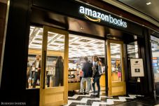 Amazon Buka Toko Offline...