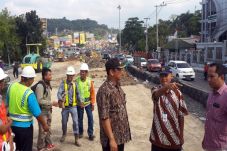 Pemkot Desak Pembangunan...