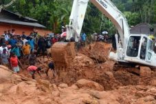 Hujan Picu Banjir dan...