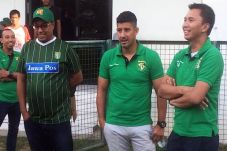 Persebaya Surabaya Tunjuk...