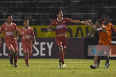 Ladeni Persipura, PSM...