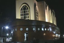 Eksotisme Masjid Kapal...