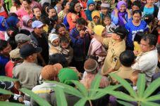 Masyarakat Ucapkan Terima...