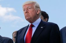 Trump Pertimbangkan...