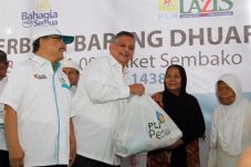Pegawai PLN Sebarkan...