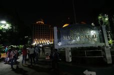 Curi Handphone di Masjid...