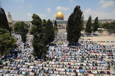 Ribuan Muslim Palestina...