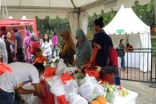Ibu-Ibu Antusias Ikuti...