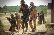 Tentara Pakistan Tewaskan...
