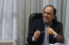 Iran Sayangkan Keputusan...