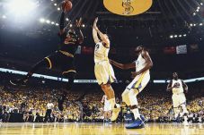 Steve Kerr Kembali,...