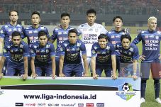 Menjamu Perseru, Arema...