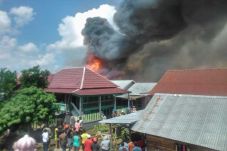 Api Mengamuk di Permukiman...