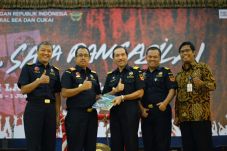Peringati Hari Lahir...
