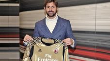 AC Milan Perpanjang...