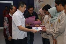 HT: Masyarakat Harus...