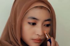 Gunakan Concealer Sebagai...