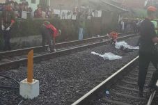 Tertabrak Kereta Api,...