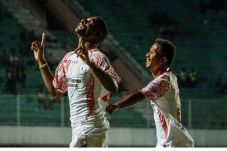 Tanduk Bek PSM, Bomber...