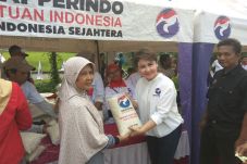 Beras Ludes Diserbu...