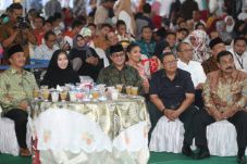 Menpora : Gaji Atlet...