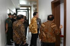 Jokowi Mendadak Kunjungi...