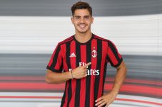 Ini Target Andre Silva...