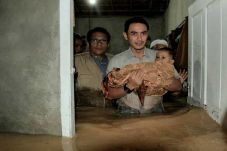 Gubernur Jambi Bantu...