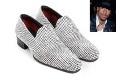 Sepatu Bertahta Berlian...