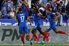 10 Pemain Prancis Gulung...