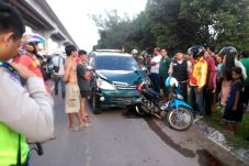 Avanza Hantam Motor,...