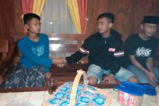 Seorang Remaja Dikeroyok,...