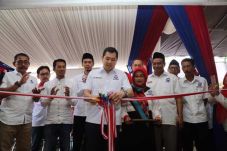 Resmikan Kantor Perindo...
