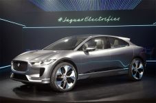 Mobil Listrik Pertama...